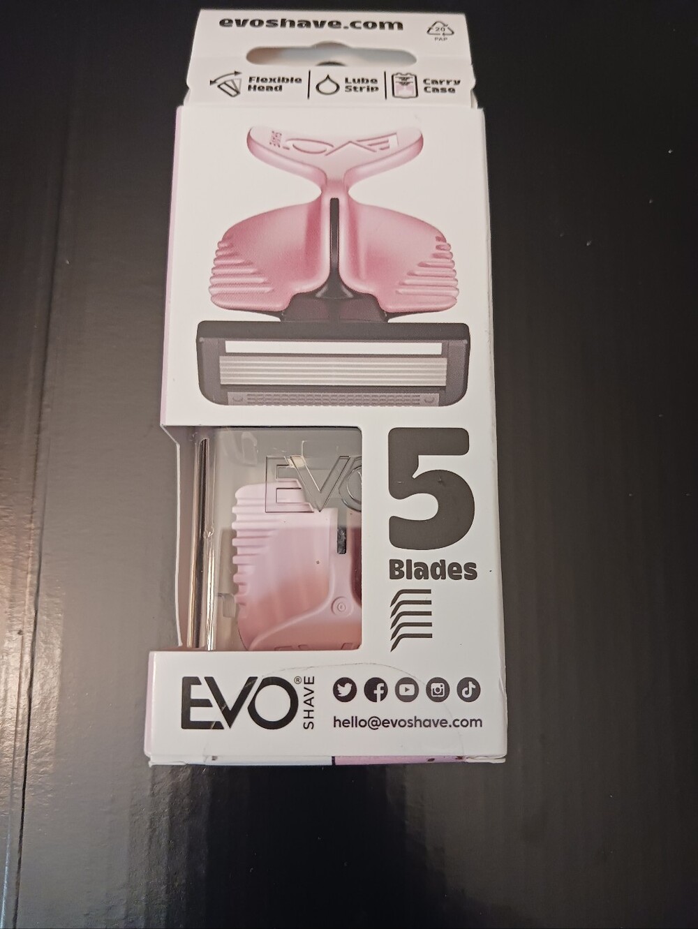 EvoShave Razor in Powder Pink with 2 Razor Blade Refills - Picture 3 of 11